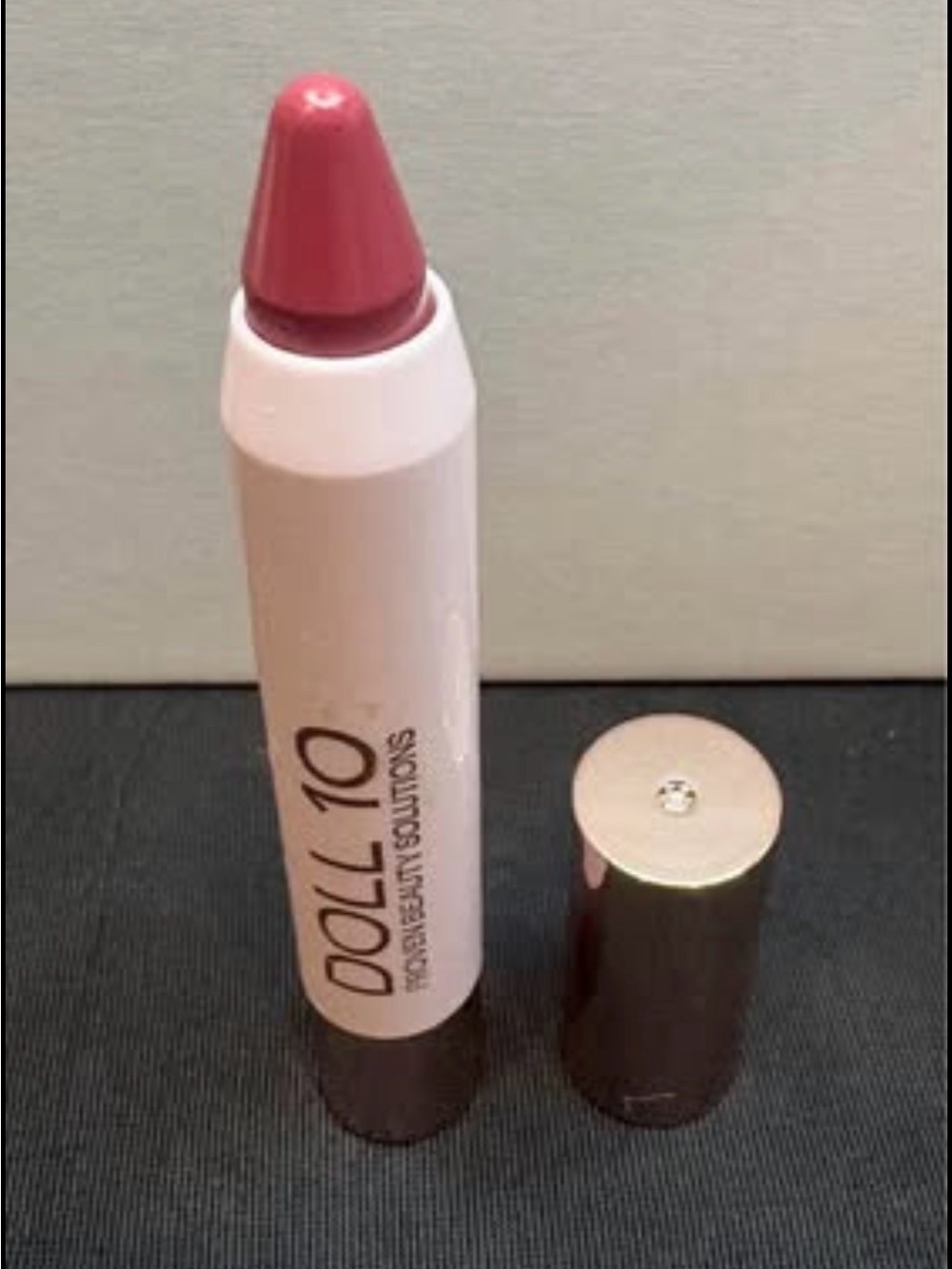 DOLL 10 Lip Crayon - Shade Let Go 0.08 OZ Let Go NEW